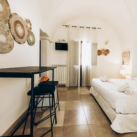 Dalila Apulian Rental Rooms Pulsano Exterior photo