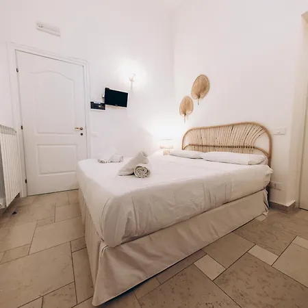 Dalila Apulian Rental Rooms Pulsano Exterior photo